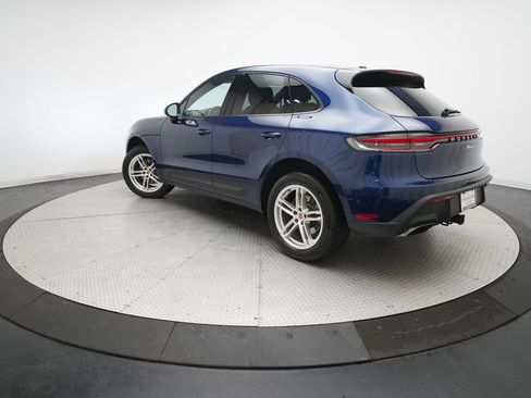 Certified 2024 Porsche Macan AWD/4WD image 29