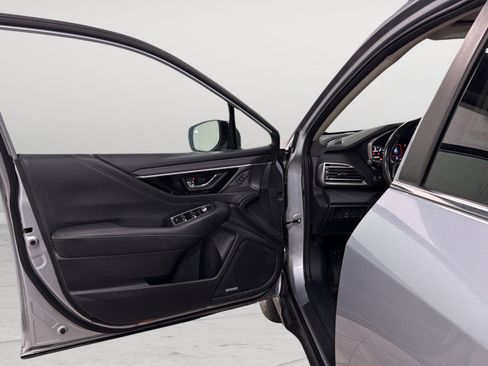 Used 2021 Subaru Outback Limited image 13