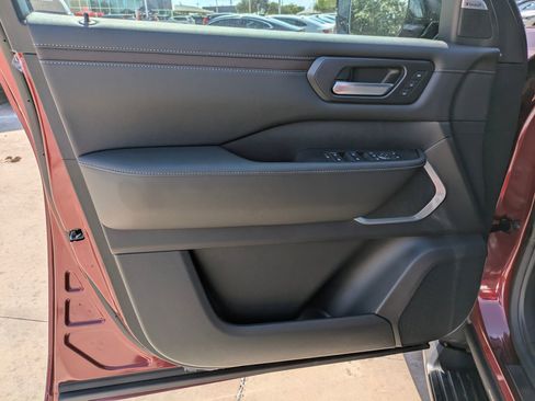 New 2025 Nissan Armada Platinum w/ Convenience Package image 12