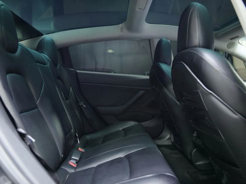 Used 2019 Tesla Model 3 Standard Range Plus image 31