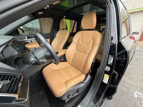 Used 2018 Volvo XC90 T6 Momentum w/ Convenience Package image 8