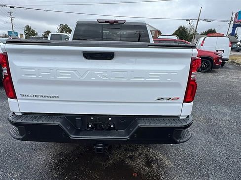 Used 2024 Chevrolet Silverado 1500 ZR2 w/ Technology Package image 6