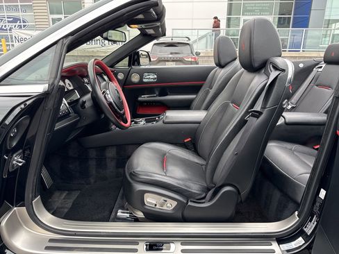 Used 2018 Rolls-Royce Dawn image 38