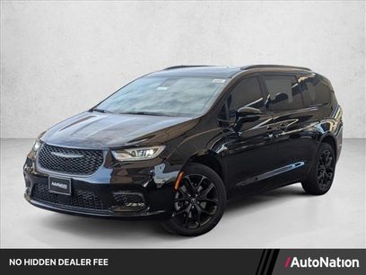 New 2026 Chrysler Pacifica Limited w/ S Appearance Package