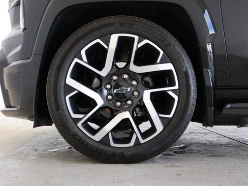 Used 2025 Chevrolet Silverado EV RST image 43