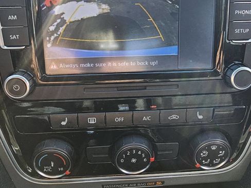 Used 2014 Volkswagen Passat 1.8T SE image 14