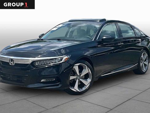 Used 2018 Honda Accord Touring image 1