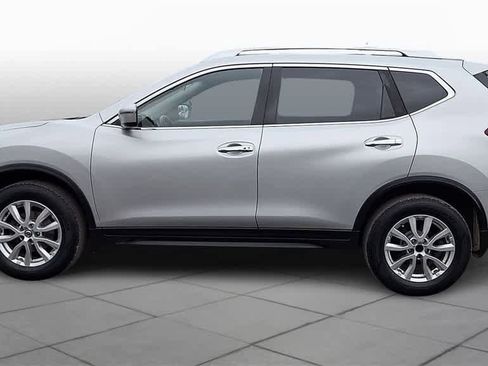 Used 2020 Nissan Rogue SV image 5