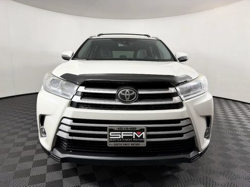 Used 2017 Toyota Highlander XLE AWD/4WD image 4