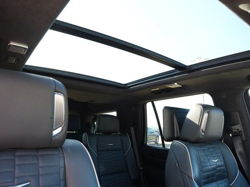 Used 2024 Cadillac Escalade Sport Platinum w/ LPO, ONYX Package image 26