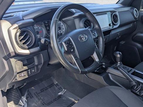 Used 2018 Toyota Tacoma TRD Sport w/ Technology Package RWD image 10