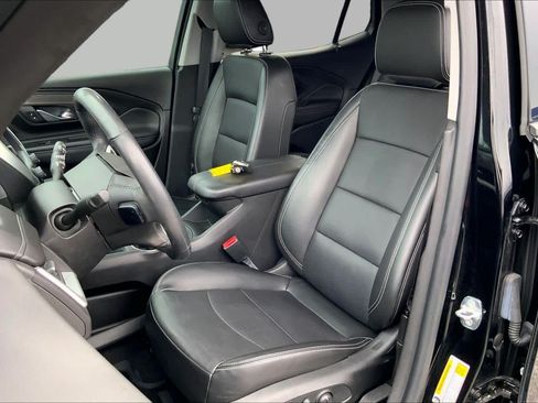 Used 2022 GMC Terrain SLT w/ Infotainment Package II FWD image 7