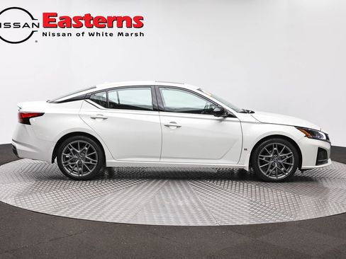 Used 2023 Nissan Altima 2.0 SR FWD image 4