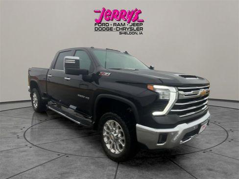 Used 2024 Chevrolet Silverado 2500 LTZ w/ LTZ Premium Package image 7