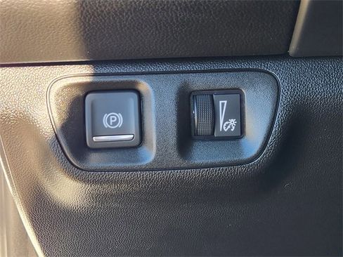 Used 2023 GMC Acadia SLE w/ Driver Convenience Package image 21