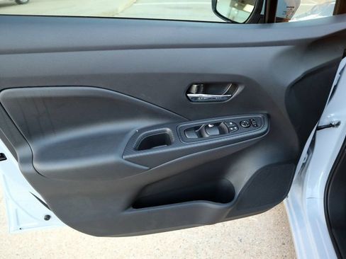 New 2025 Nissan Versa SV w/ Trunk Package FWD image 12