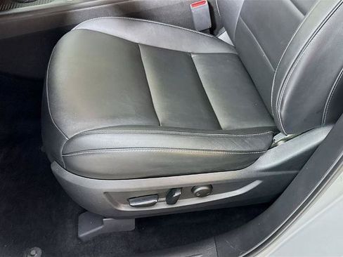Certified 2020 INFINITI QX50 Luxe w/ Navigation Package FWD image 23