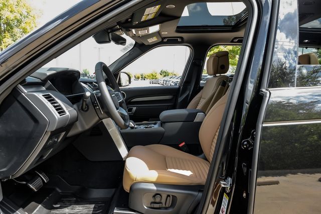 New 2026 Land Rover Discovery Limited Edition AWD/4WD image 4