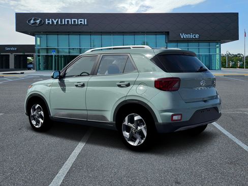 New 2026 Hyundai Venue SEL FWD image 23