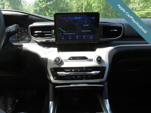 Used 2024 Ford Explorer XLT w/ Equipment Group 202A AWD/4WD image 29