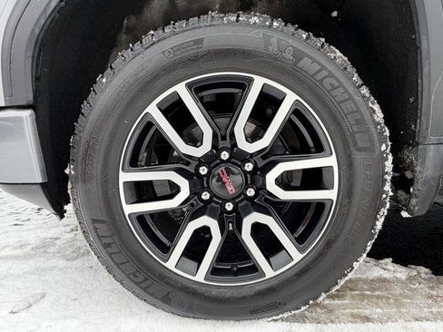 Used 2019 GMC Sierra 1500 AT4 w/ AT4 Premium Package image 3