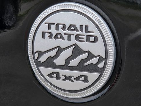 Used 2024 Jeep Wrangler Unlimited Sahara w/ Technology Group AWD/4WD image 8