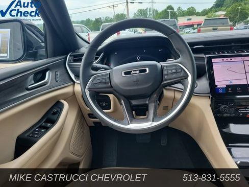 Used 2023 Jeep Grand Cherokee Limited AWD/4WD image 11