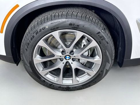 New 2026 BMW X5 xDrive40i w/ Climate Comfort Package AWD/4WD image 31