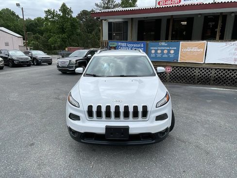 Used 2015 Jeep Cherokee Latitude w/ Comfort/Convenience Group FWD image 2