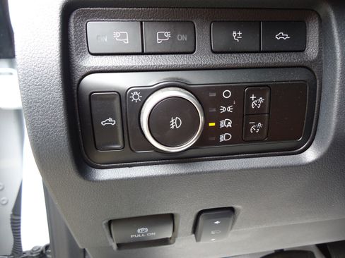 Used 2023 Ford F250 Platinum AWD/4WD image 17