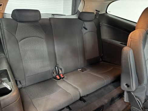 Used 2014 Chevrolet Traverse LT image 8