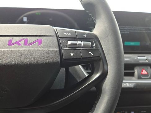 Certified 2025 Kia K4 EX image 19