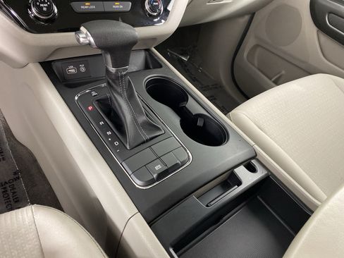 Used 2018 Kia Sedona L FWD image 26