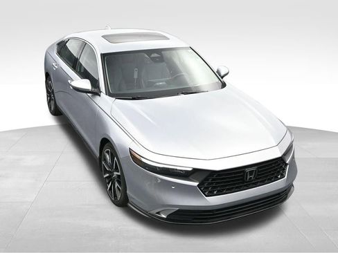 Used 2025 Honda Accord Touring image 30