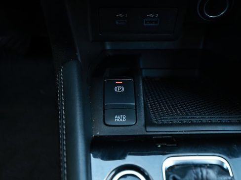 Used 2021 Nissan Kicks SR FWD image 18