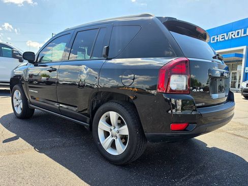 Used 2017 Jeep Compass Latitude AWD/4WD image 4