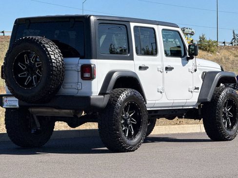 Used 2021 Jeep Wrangler Unlimited Sport AWD/4WD image 3