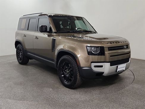 Used 2025 Land Rover Defender 110 S image 14