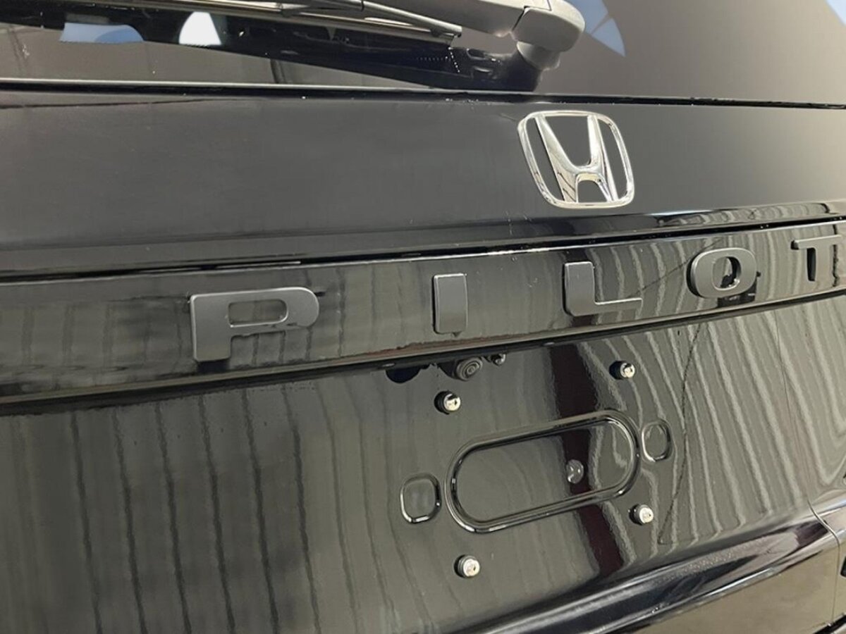 New 2026 Honda Pilot Black Edition image 7