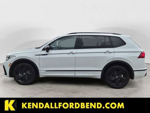 Used 2024 Volkswagen Tiguan SE R-Line AWD/4WD image 2