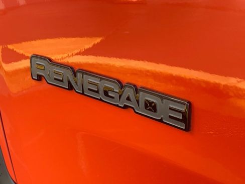 Used 2020 Jeep Renegade Altitude FWD image 11