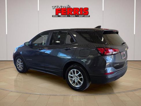 Used 2022 Chevrolet Equinox LS w/ LS Convenience Package FWD image 3