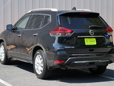 Used 2018 Nissan Rogue SV w/ Premium Package AWD/4WD image 45