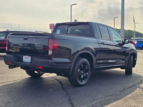 Certified 2024 Honda Ridgeline Black Edition image 8
