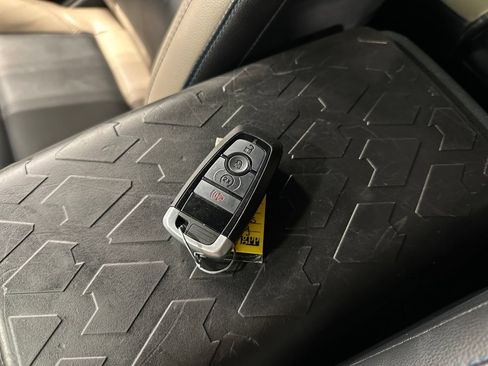 Used 2023 Ford Bronco Wildtrak AWD/4WD image 42