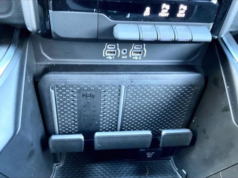 Used 2025 RAM 1500 Big Horn AWD/4WD image 30