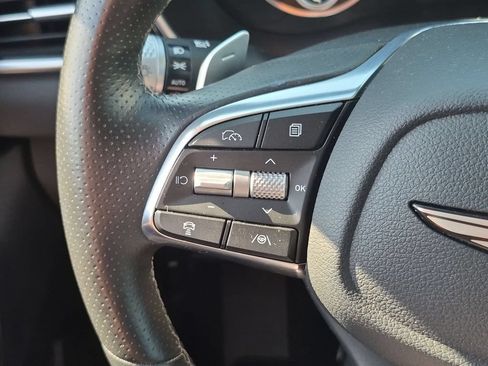 Used 2025 Genesis G70 2.5T RWD image 21