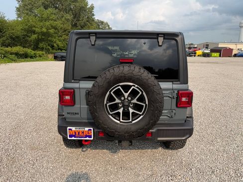 Used 2025 Jeep Wrangler Unlimited Rubicon w/ Convenience Group AWD/4WD image 29