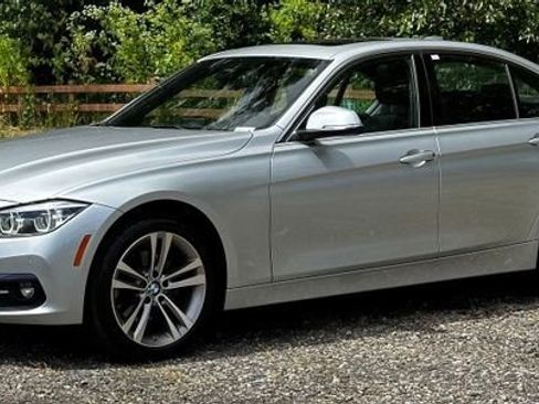 Used 2018 BMW 328d Sedan w/ Premium Package RWD image 5