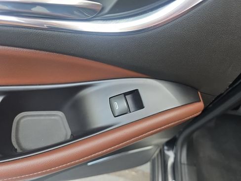 Used 2018 Buick Enclave Avenir w/ Avenir Technology Package AWD/4WD image 27